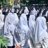Ratusan Santri Gelar Upacara HSN 2025 di Pesantren Fatahillah Gending Probolinggo