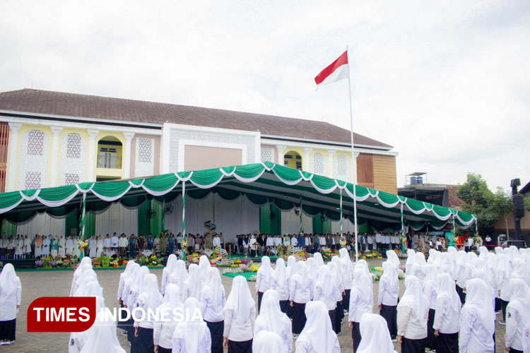 An-Nur-2-Bululawang.jpg