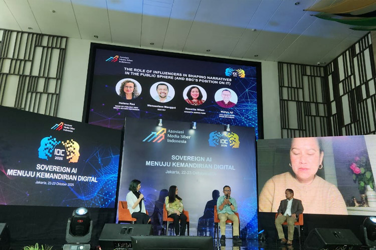 Diskusi tema Media dan New Media di ajang Indonesia Digital Conference (IDC) 2025 yang digelar Asosiasi Media Siber Indonesia (AMSI) di The Hub Sinarmas Land, Jakarta, Kamis (23/10/2025).