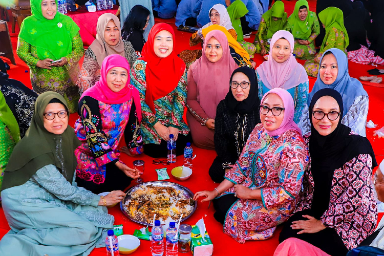 Gubernur-Khofifah-c-1.jpg