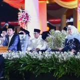 Khofifah dan Gus Iqdam Ajak Masyarakat Syukuri 80 Tahun Jatim dan Hari Santri di Grahadi