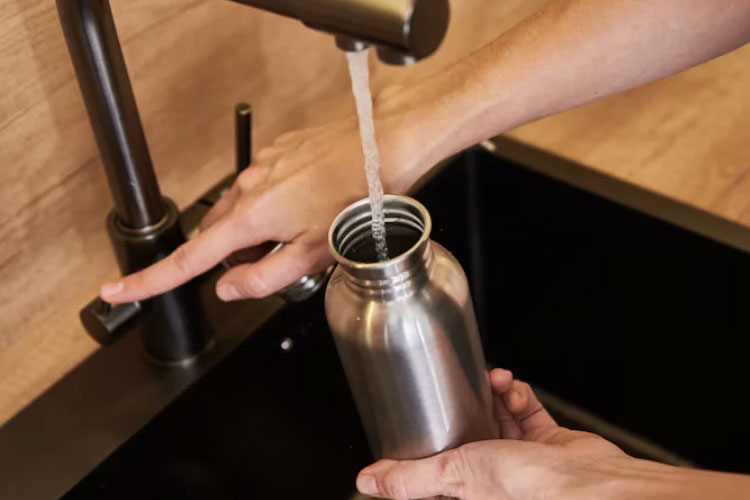Mencuci-Tumbler.jpg