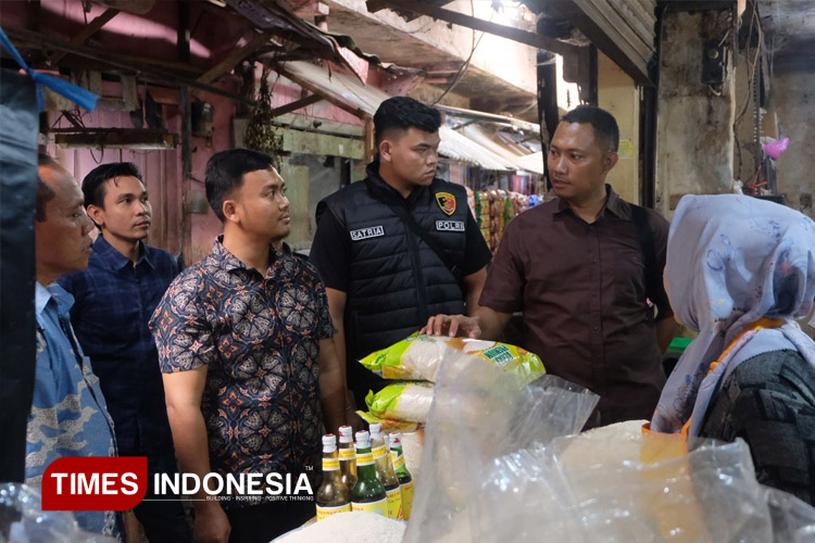 Sidak Pasar, Polres Majalengka Pastikan Stok Beras Aman dan Harga Sesuai HET