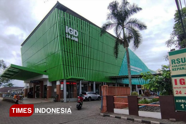 Diduga Keracunan MBG, 16 Siswa dan 2 Guru MTs Alkhalifah di Malang Dilarikan ke IGD