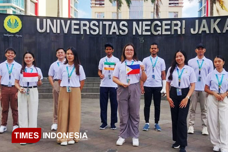 Universitas-Negeri-Jakarta.jpg