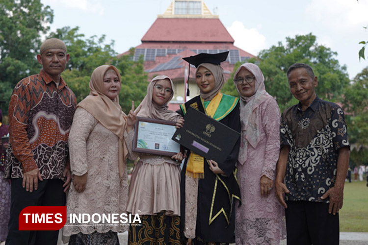 cara-Wisuda-UNNES-2025.jpg