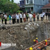Tinjau Jalan Amblas, Bupati Jombang Janjikan Segera Lakukan Perbaikan
