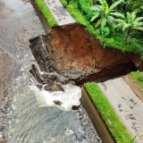 Hujan Deras Sebabkan Tanggul Siwuluh Jebol, Ribuan Hektare Sawah Terancam Tak Terairi