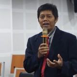 Guru Ngonten di Kelas, Prof. Ahmad Supriyanto: Boleh Saja, Ingat Tugasnya Mendidik