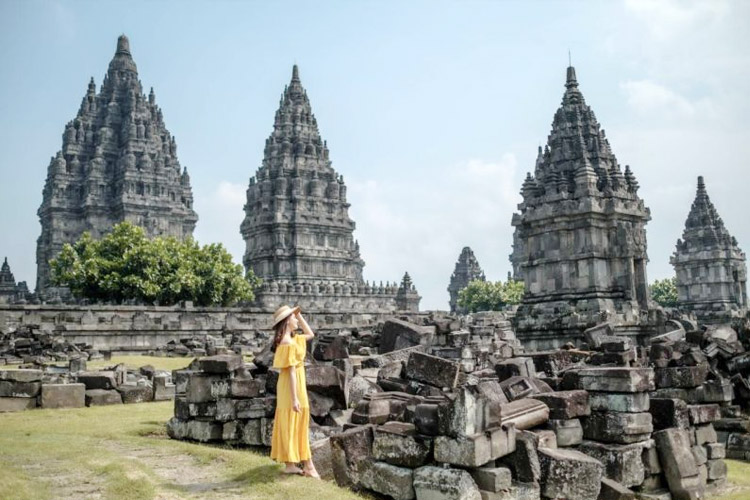 Pemerintah Ajak Warga Nikmati Libur Nataru di Indonesia