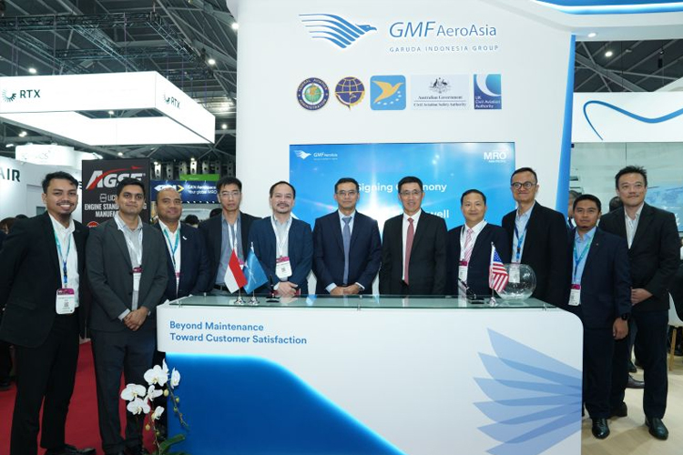 PT Garuda Maintenance Facility Aero Asia Tbk (GMF), anak usaha Garuda Indonesia di bidang perawatan pesawat udara, dalam ajang MRO Asia-Pacific 2025 Singapura, 16-18 September 2025. (Foto: GMF)