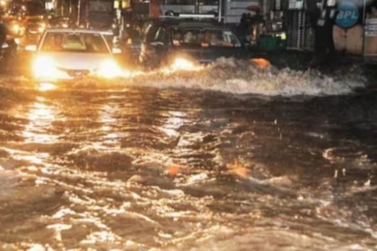 BMKG: Waspada dan Siaga, Malang Raya Hujan Deras Disertai Badai Petir