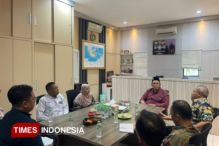 Rektorat-kampus-Unisla-saat-kunjugannya-2.jpg