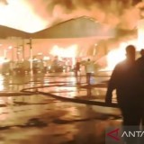 Pabrik Pengolahan Limbah B3 di Karawang Terbakar