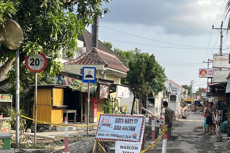 Untuk mencegah banjir saat hujan, Pemkot Yogyakarta melaksanakan revitalisasi saluran air hujan di Jalan Soepomo. (FOTO: Pemkot Jogja)