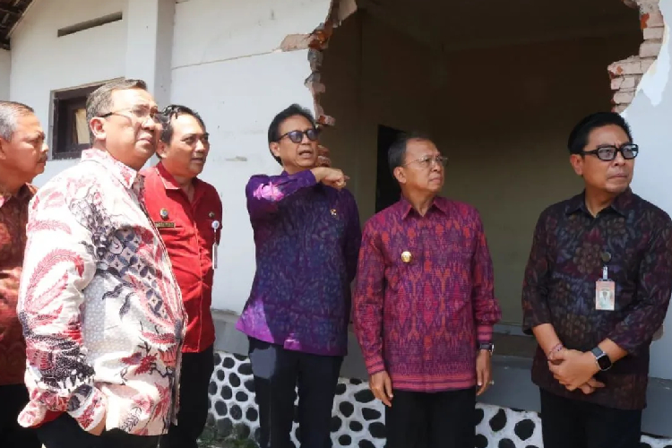 Menkes Budi Janjikan Bantuan Rp30 Miliar untuk RSUD Wangaya Bali Pasca-Banjir