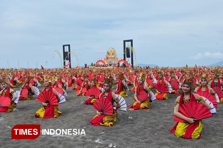 Gandrung-Sewu-2.jpg