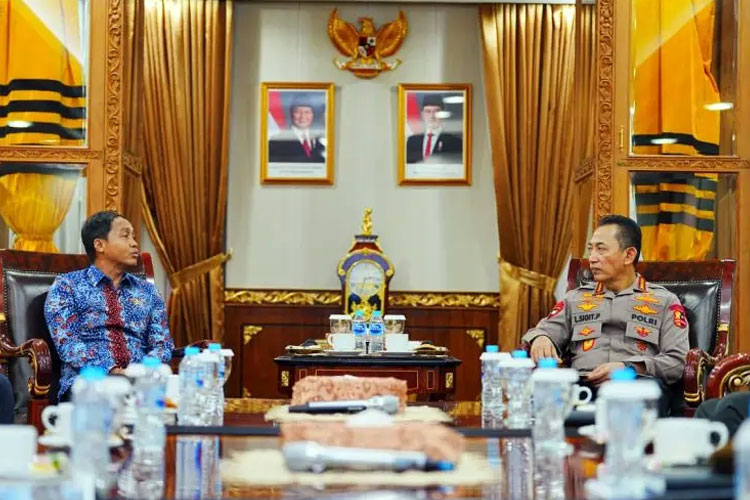 Hadapi Potensi Karhutla, Kapolri Siap Bersinergi dengan Kementerian Kehutanan