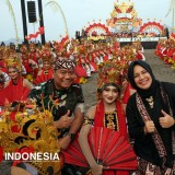 TNI Hadir Menjaga Budaya, Danrem 083/Baladhika Jaya Saksikan Gandrung Sewu 2025 di Banyuwangi