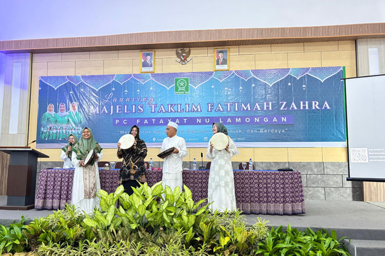 Teguhkan Dakwah Perempuan Muda, Fatayat NU Lamongan Kukuhkan Majelis Taklim Fatimah Zahra