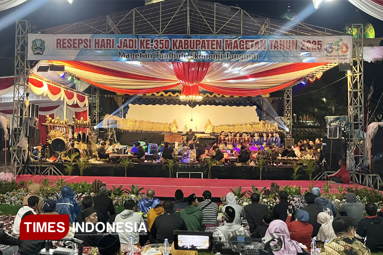 Pagelaran-Wayang-dengan-Ki-Bayu-Aji.jpg