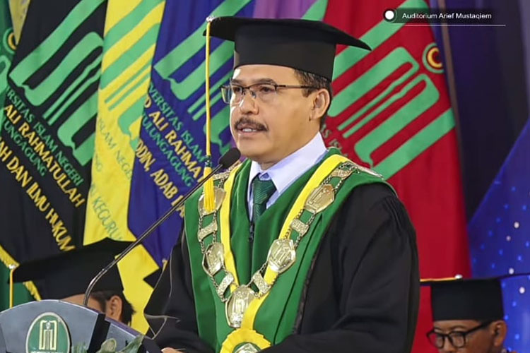 Harapan Mengiringi Wisuda, UIN SATU Tegaskan Komitmen Lulusan Berakhlak