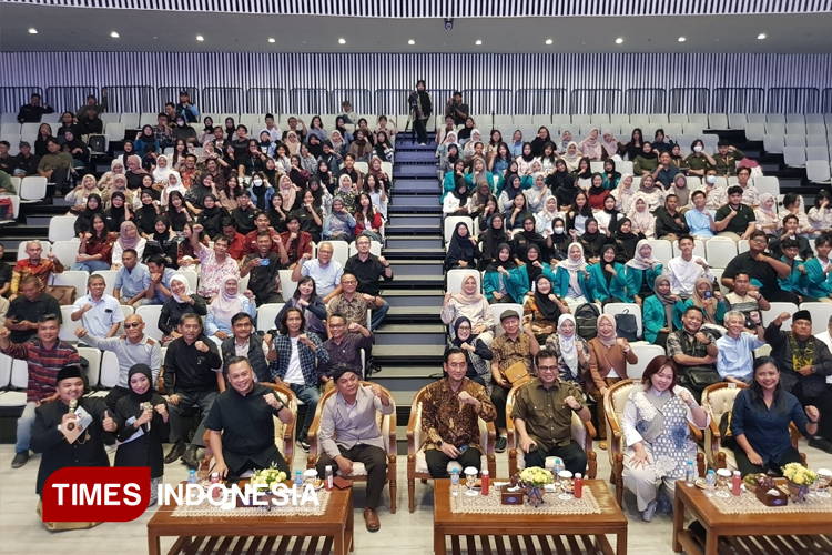Seminar “OASE: Gelap Terang Indonesia
