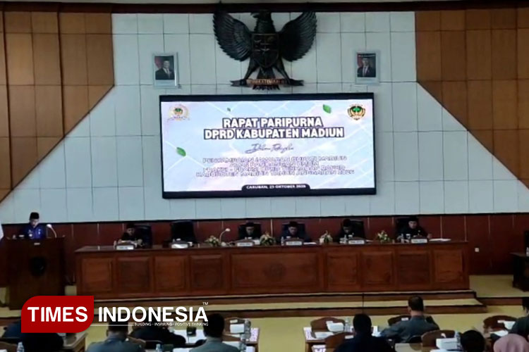 Sidang paripurna pembahasan RAPBD 2026 DPRD Kabupaten Madiun. (Foto : Yupi Apridayani/TIMESIndonesia)