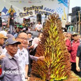 2025 Tusuk Sate Kerang Tumpeng Habis dalam 5 Menit, Festival Desa Randuboto Gresik Jadi Magnet Wisata