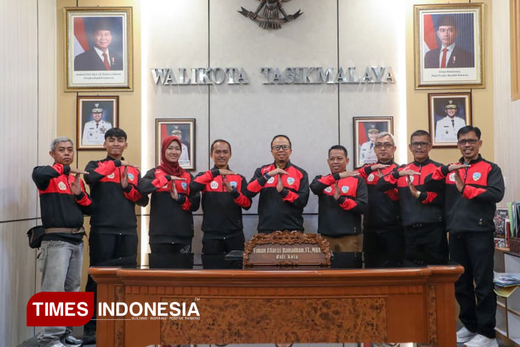 berfoto-dengan-Wali-Kota-Tasikmalaya.jpg