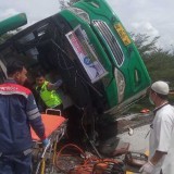 Bus Wisata FKK Semarang Terguling di Tol Pemalang, 4 Tewas dan 14 Luka-Luka