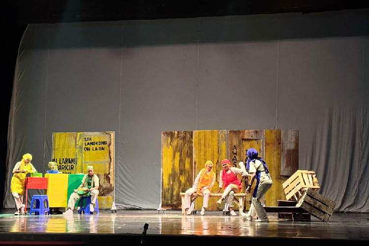 teater-b.jpg