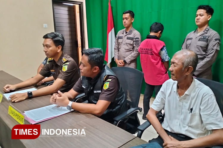 Korupsi Dana Hibah, Bendahara SMP di Probolinggo Dituntut 4 Tahun