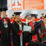 Ada Kisah Haru di Balik Wisuda Khidmat Telkom University Surabaya