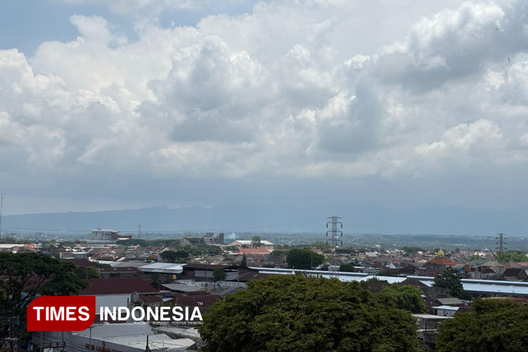 BMKG: Hujan Deras Diprediksi Guyur Malang Raya Siang Ini
