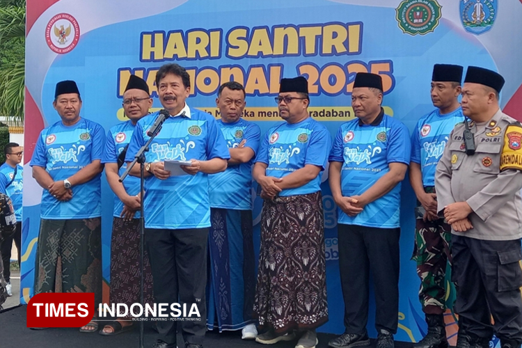 Ribuan Santri Ponorogo Ikut Fun Walk HSN 2025