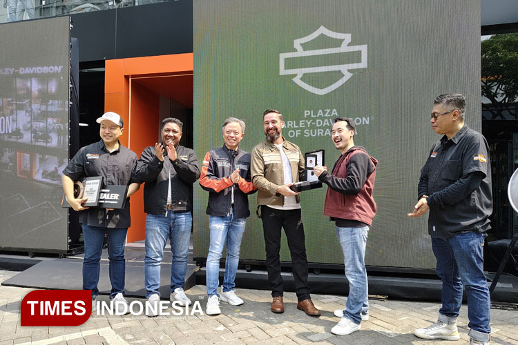 Peresmian pembukaan Plaza Harley-Davidson® of Surabaya di kawasan Jl HR Muhammad, Sabtu (25/10/2025).(Foto : Lely Yuana/TIMES Indonesia)