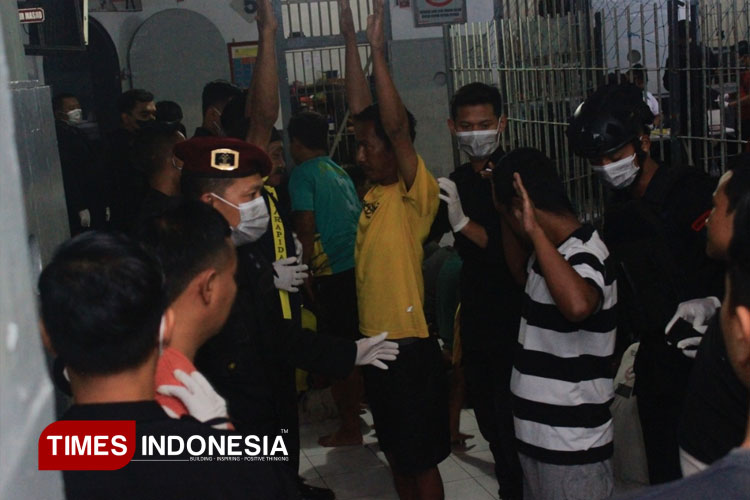 Operasi Gabungan Lapas Bondowoso, Tak Ada Narkoba tapi Ditemukan Barang Terlarang
