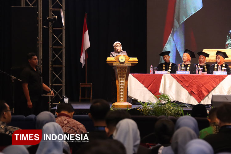 Wisuda Perawat Universitas Kepanjen, Wabup Malang Tekankan Kompetensi dan Pelayanan