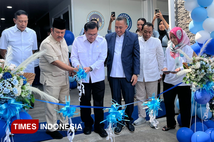 Wakil Kepala BGN, Sony Sanjaya saat meresmikan SPPG di Kota Malang. (Foto: Rizky Kurniawan Pratama/TIMES Indonesia)