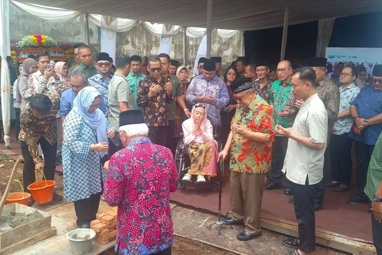 Wujudkan Wasiat Gus Dur, Keluarga Besar Gelar Peletakan Batu Pertama Pusat Kajian Islam di Ciganjur