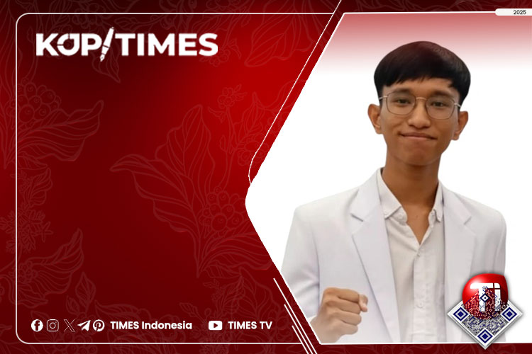 Ruben Cornelius Siagian, Peneliti dan Penulis Opini Mengenai Isu Sains-Politik.