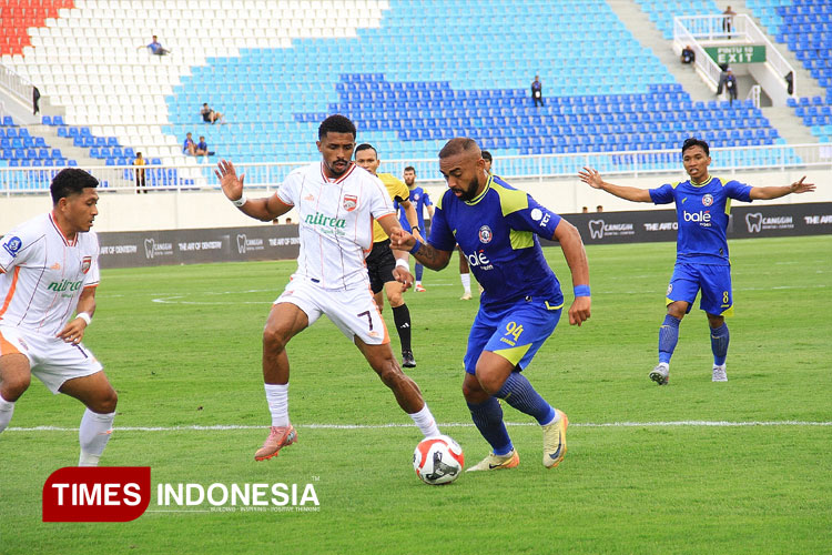 Dihantam Tiga Kekalahan Kandang Beruntun, Arema FC Sesalkan Keputusan Wasit
