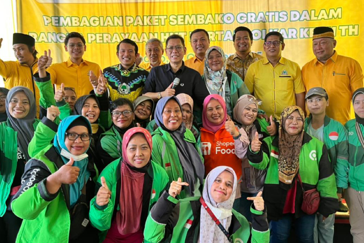 Adies Kadir mendapat dukungan dari warga Sidoarjo untuk terius melanjutkan kinerja di DPR RI. (Foto: Istimewa)