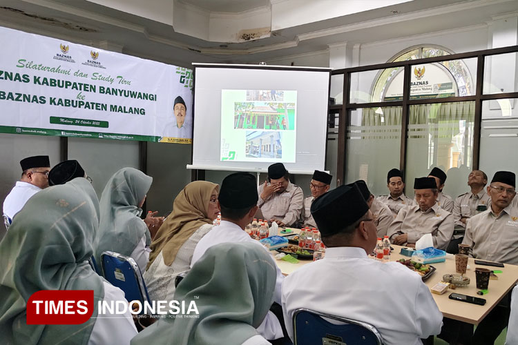 BAZNAS Kabupaten Banyuwangi saat kunjungan studi tiru keberhasilan program ke BAZNAS Kabupaten Malang. (Foto: Amin/TIMES Indonesia)