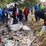 Bersama Rumah Zakat, Puluhan Siswa Bersih-Bersih Pantai Kenjeran