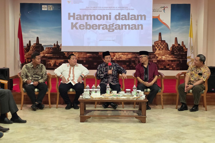 Menag-Nasaruddin-bertemu-para-Imam-dan-Biarawati-Italia-2.jpg