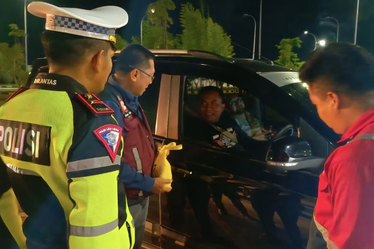 Tol Bakter gelar operasi microsleep di rest area guna cegah kecelakaan karena pengendara mengantuk saat berkendara. (Foto: Pengelola Tol Bakter)