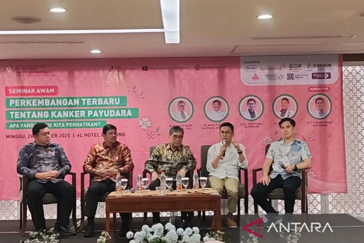 Para pembicara dalam seminar awam bertajuk