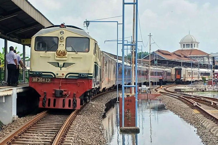 Banjir di Semarang, KAI Batalkan Sejumlah Perjalanan Kereta Api